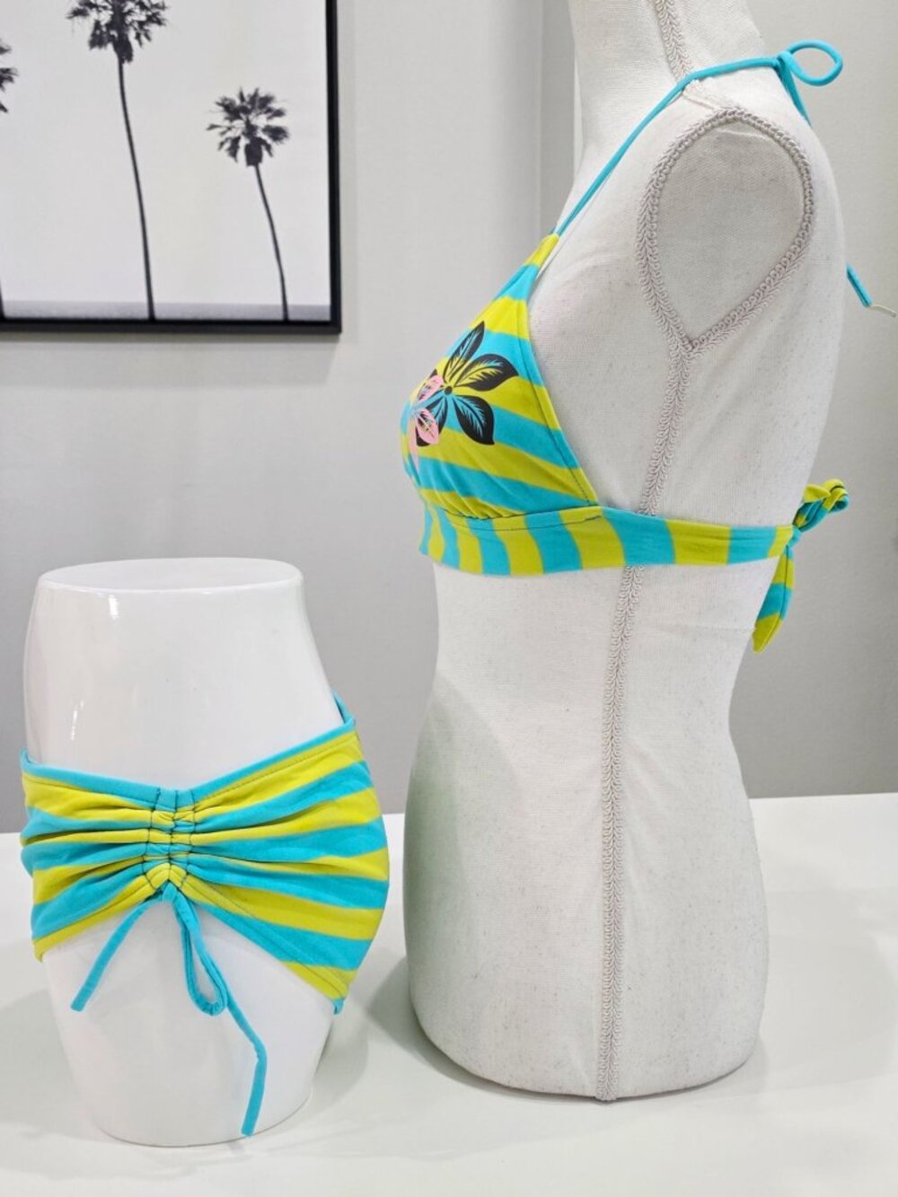 Arizona Jean Co. ✦ Yellow & Blue Striped Floral Bikini Set ✦ Halter Tie-Side M - Picture 3 of 8